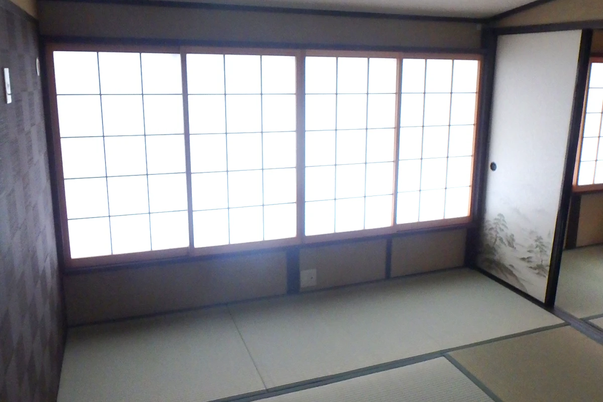 Quiet Higashiyama Machiya Investment Property: Fully Remodeled Gem with Bright, South-Facing Rooms