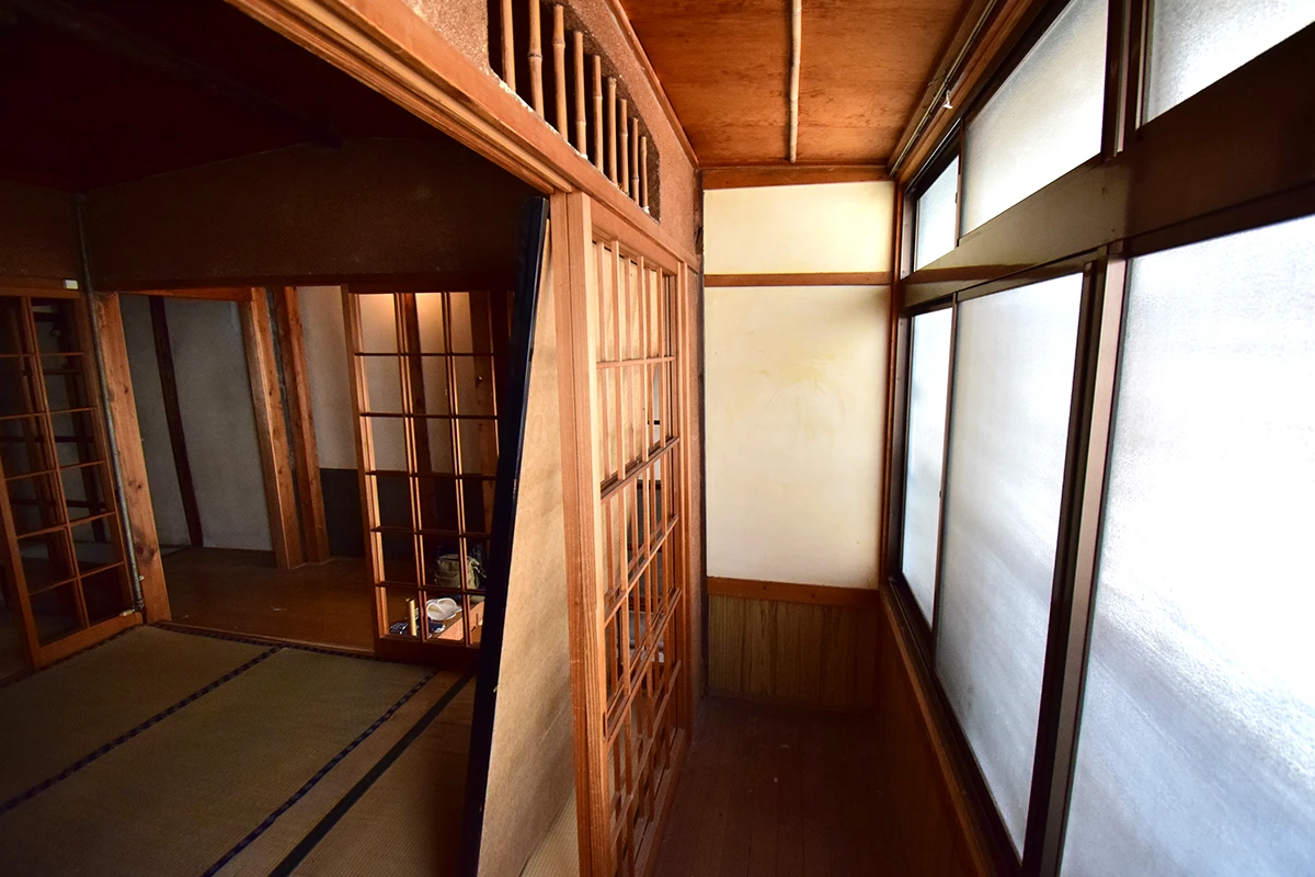 Unrenovated Historic Kyoto Machiya in a Vibrant Commercial District