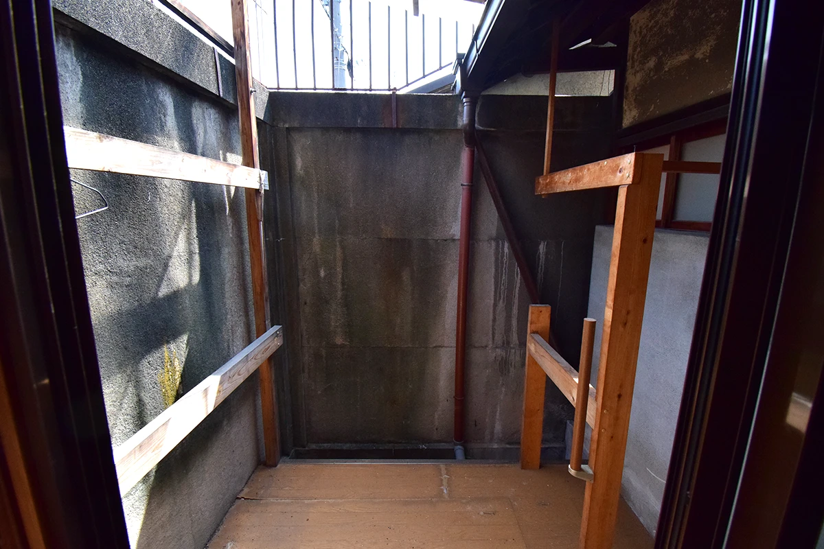 Unrenovated Historic Kyoto Machiya in a Vibrant Commercial District