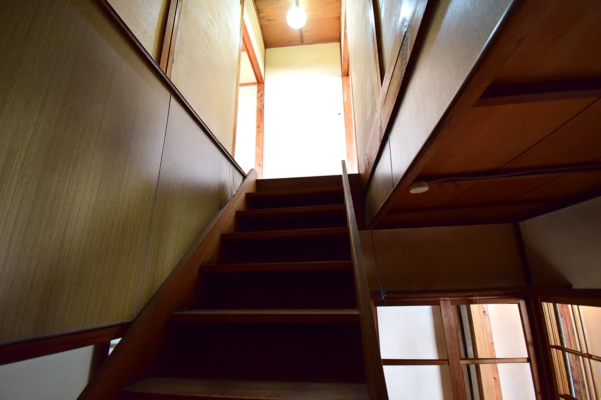 Unrenovated Historic Kyoto Machiya in a Vibrant Commercial District