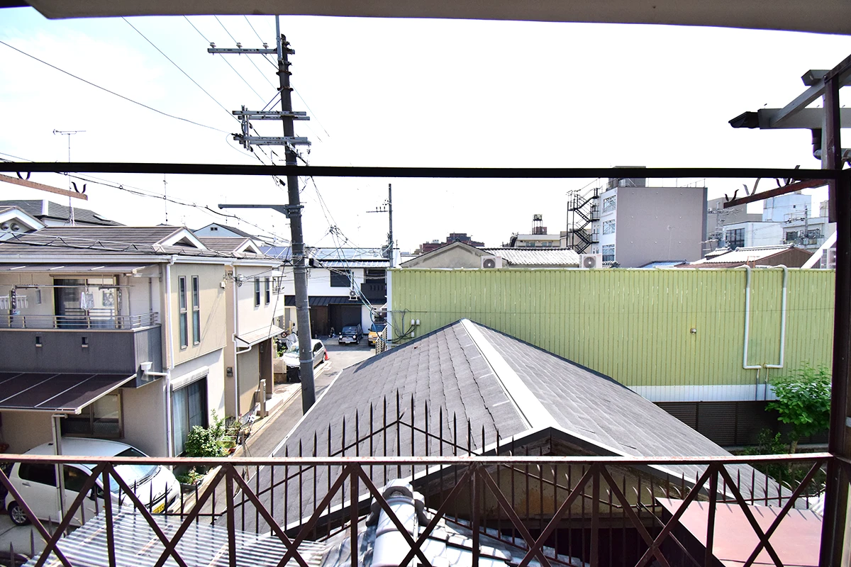 Unrenovated Historic Kyoto Machiya in a Vibrant Commercial District