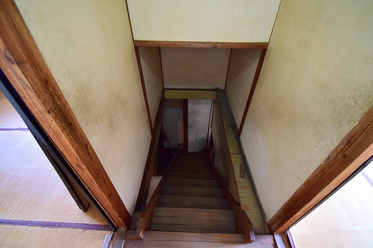 Unrenovated Historic Kyoto Machiya in a Vibrant Commercial District
