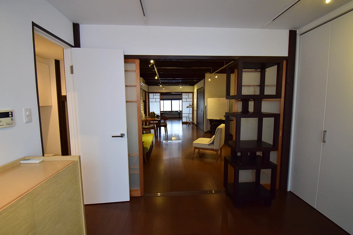 *Kyoto Machiya Gem: Remodeled Home Blending Tradition & Modern Comfort Near JR Tanbaguchi