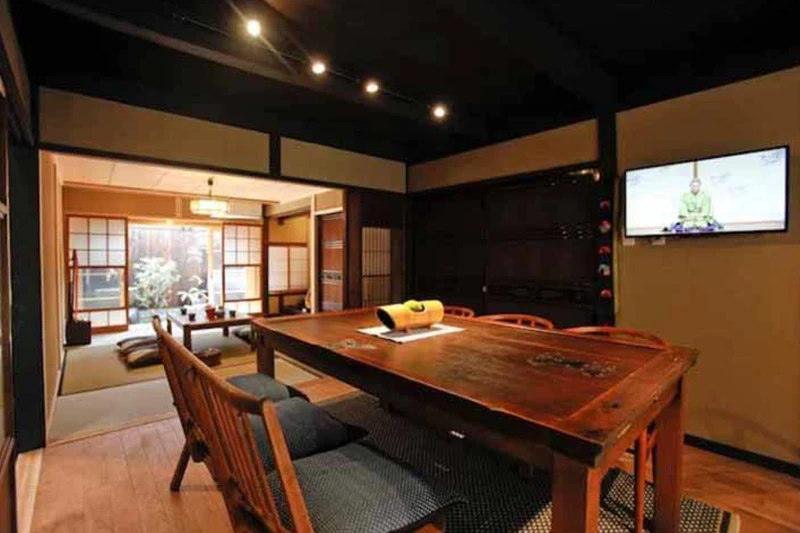 Licensed Guesthouse: Timeless Tradition Meets Modern Convenience in Ume-Koji