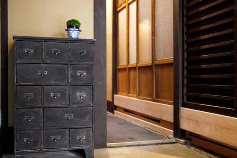 Licensed Guesthouse: Timeless Tradition Meets Modern Convenience in Ume-Koji