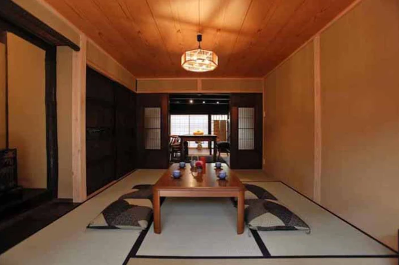 Licensed Guesthouse: Timeless Tradition Meets Modern Convenience in Ume-Koji