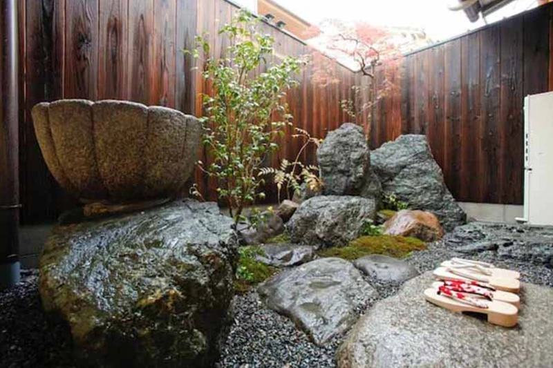 Licensed Guesthouse: Timeless Tradition Meets Modern Convenience in Ume-Koji