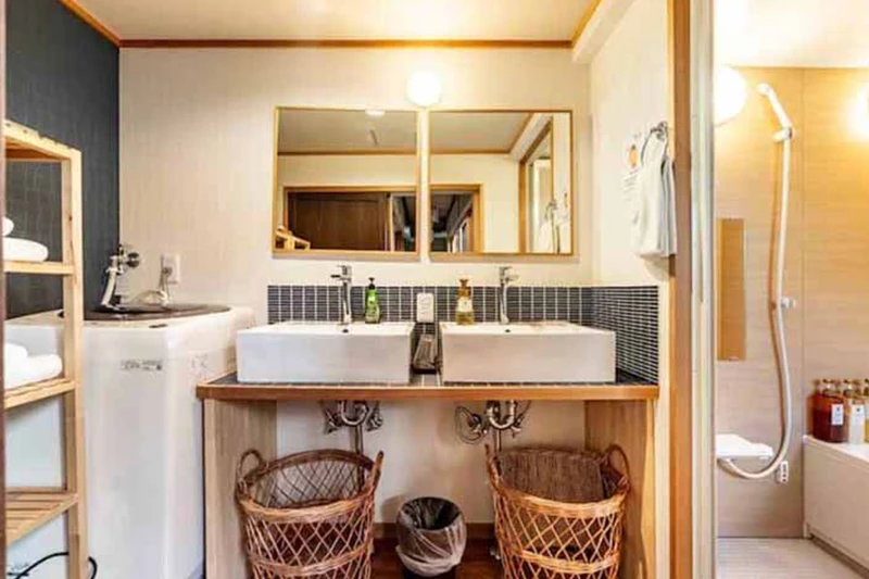 Licensed Guesthouse: Timeless Tradition Meets Modern Convenience in Ume-Koji