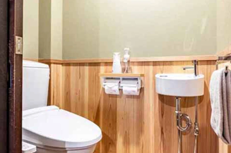 Licensed Guesthouse: Timeless Tradition Meets Modern Convenience in Ume-Koji