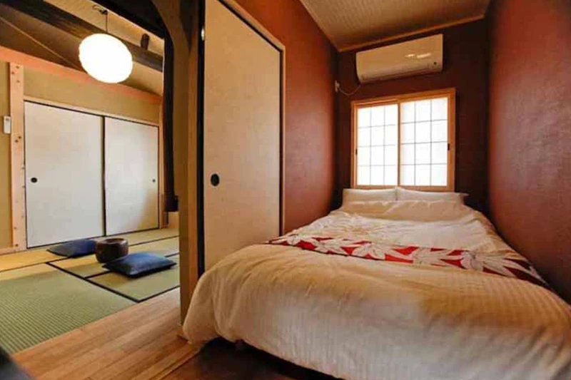Licensed Guesthouse: Timeless Tradition Meets Modern Convenience in Ume-Koji