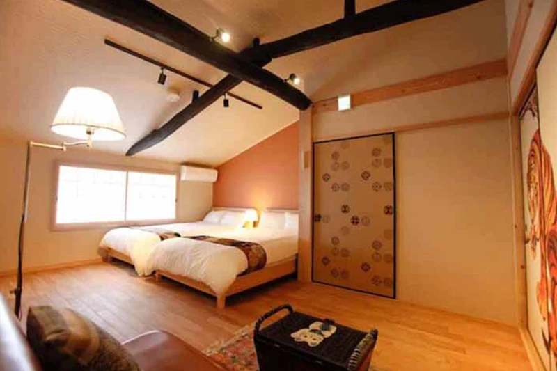 Licensed Guesthouse: Timeless Tradition Meets Modern Convenience in Ume-Koji