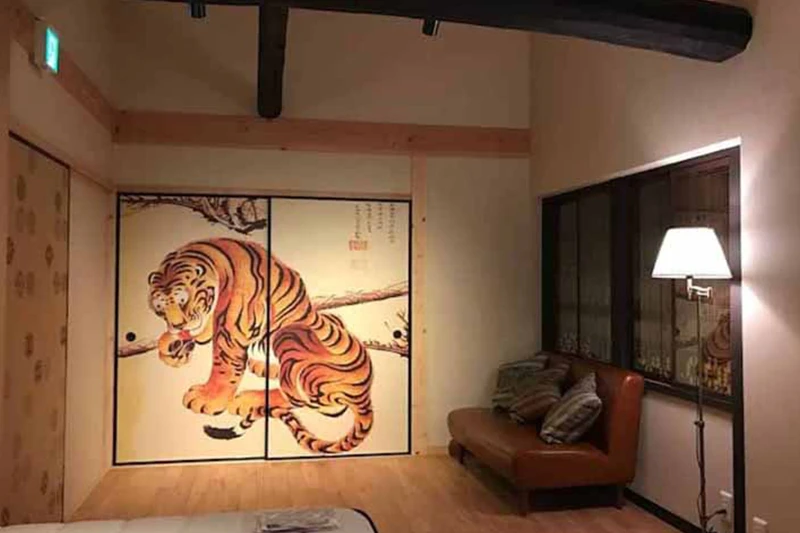 Licensed Guesthouse: Timeless Tradition Meets Modern Convenience in Ume-Koji