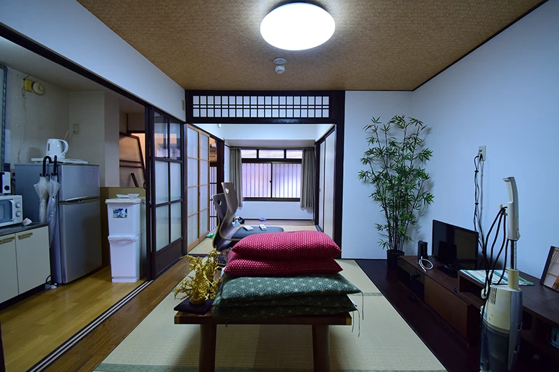 Kyoto Machiya in Juraku Kai: Timeless Tradition, Modern Functionality & Guesthouse Opportunity