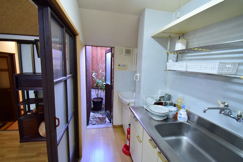 Kyoto Machiya in Juraku Kai: Timeless Tradition, Modern Functionality & Guesthouse Opportunity