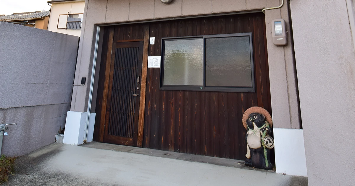 Guesthouse with Rooftop Views of the Kamo River and Kyoto Tower | 365 Days Licensed Guesthouse
