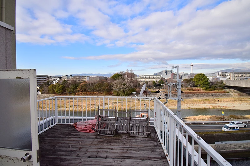 Guesthouse with Rooftop Views of the Kamo River and Kyoto Tower | 365 Days Licensed Guesthouse