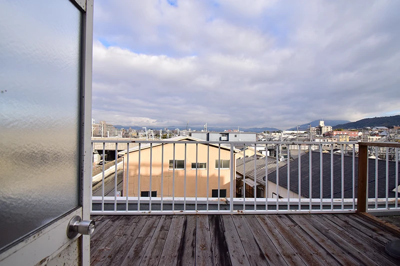Guesthouse with Rooftop Views of the Kamo River and Kyoto Tower | 365 Days Licensed Guesthouse