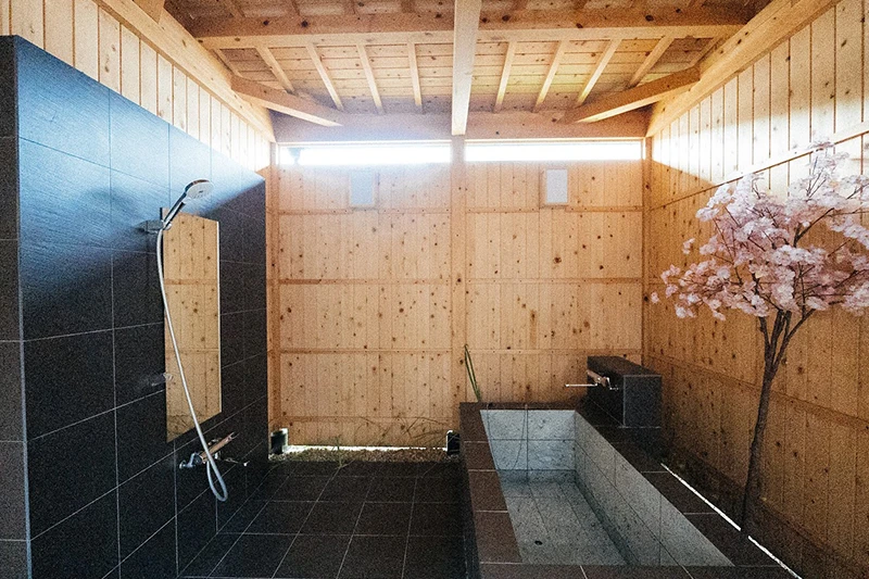 365 Days Licensed — Traditional Kyoto Machiya with Open-Air Bath.