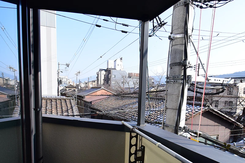 A 3-Story Guesthouse with Panoramic Rooftop Views of Kyoto